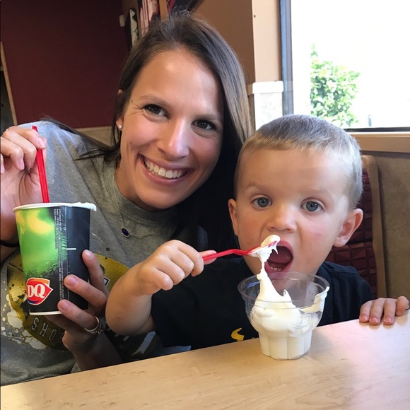 Meet your Posher, Rachel - Picture 1 of 1